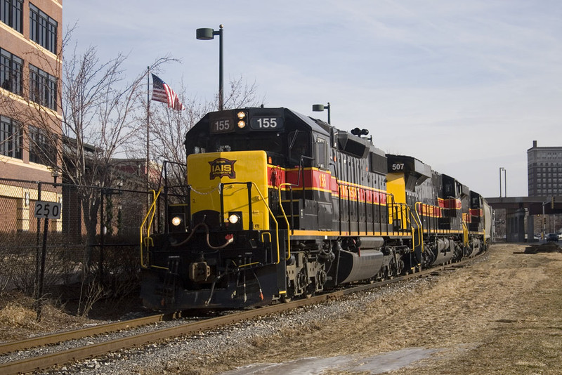 IAIS 155 with RIIC-04 @ Moline, IL.  January 4, 2009.