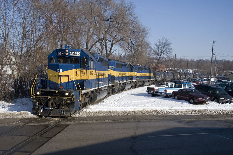 ICE 6442 with 680-13 @ 3rd Street; Davenport, IA.  January 13, 2010.