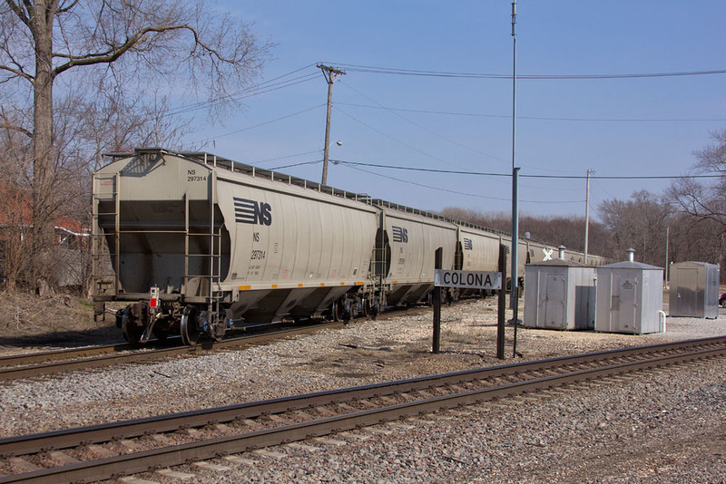 DMPE-27 @ Colona, IL.  March 28, 2013