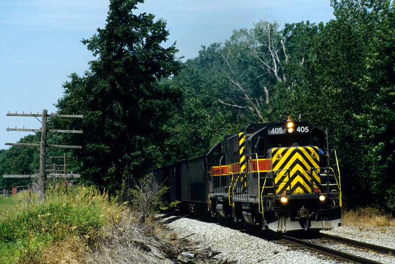 IAIS 405 with CRPE @ 1050E; Geneseo, IL.  July 1, 2003.