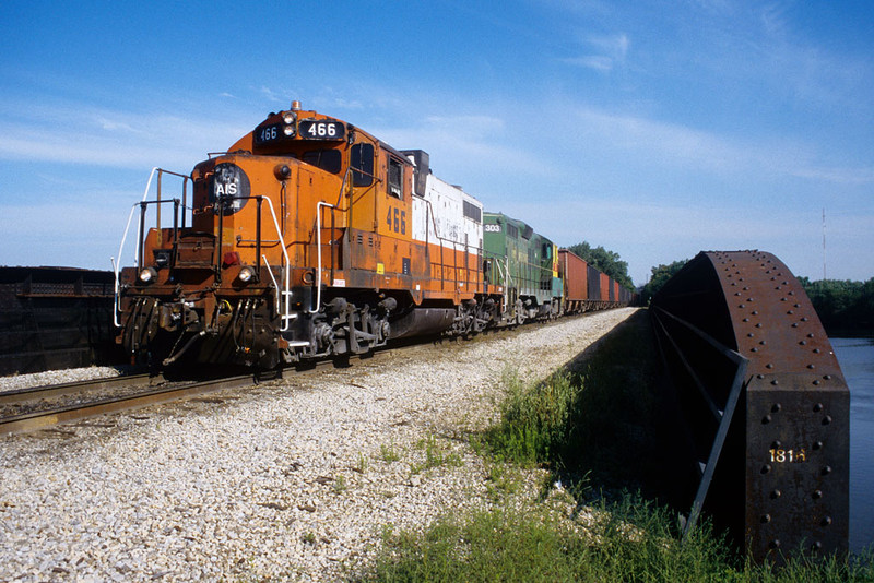 IAIS 466 with CRPE-25 @ Sylvan Slough; Rock Island, IL.  July 25, 2003.