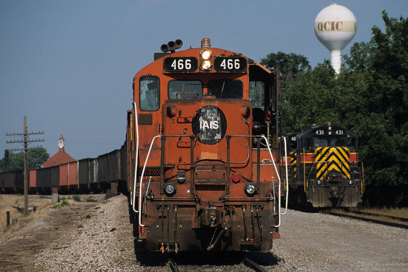 CRPE-25 and RIPE-25 ready to depart Rock Island, IL.  July 25, 2003.