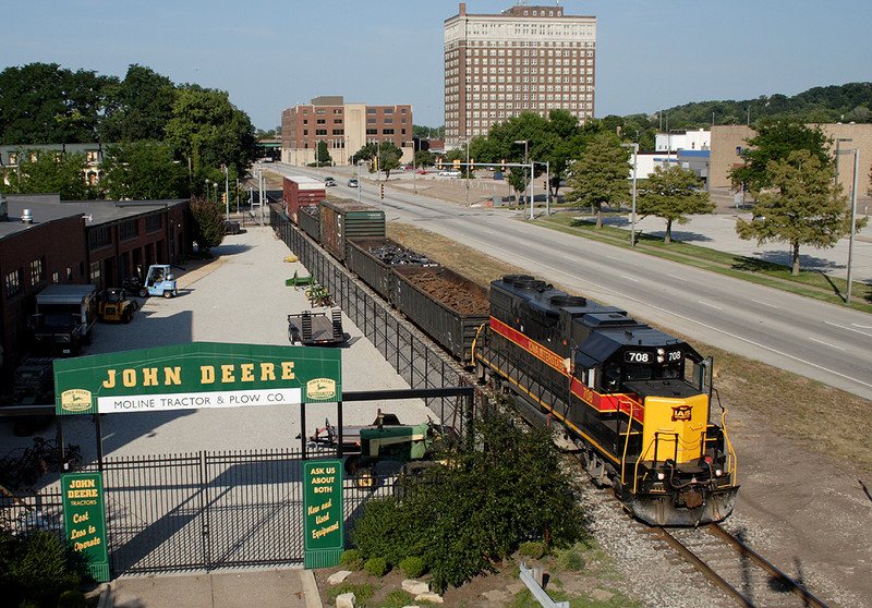 IAIS 708 with RISW-30 @ Moline, IL.  July 30, 2006.