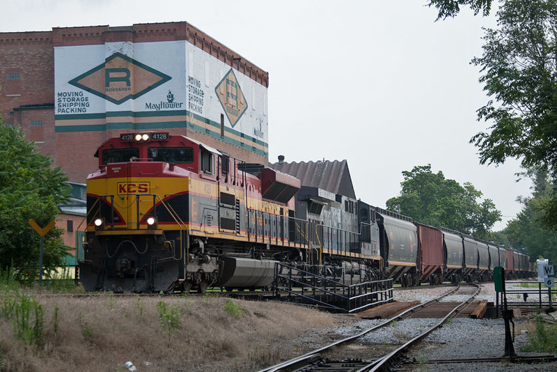 KCS 4128 departs Davenport, IA with an RICB-KCS27 detour on July 27, 2011.