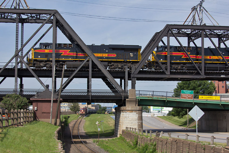 CBBI-30 & 271-30 @ Davenport, IA.  July 1, 2013.