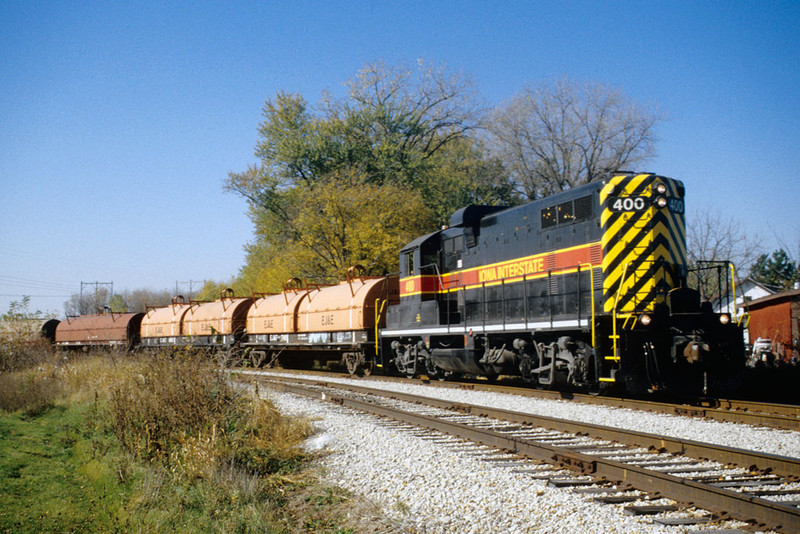 IAIS 400 with RISW-23 @ Steel Warehouse; Rock Island, IL.  October 23, 2003.