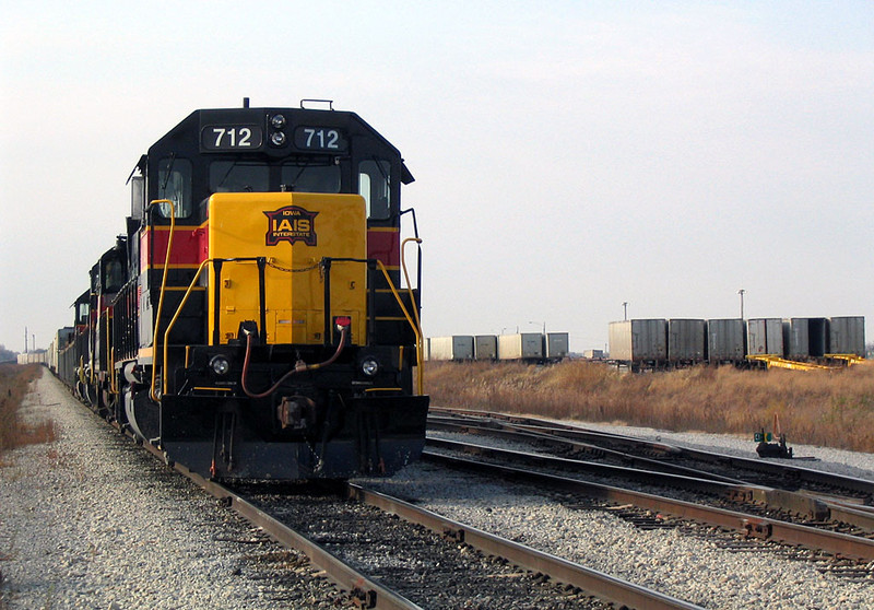 IAIS 712 with CBBI-11 @ Newton, IA.  November 12, 2005.