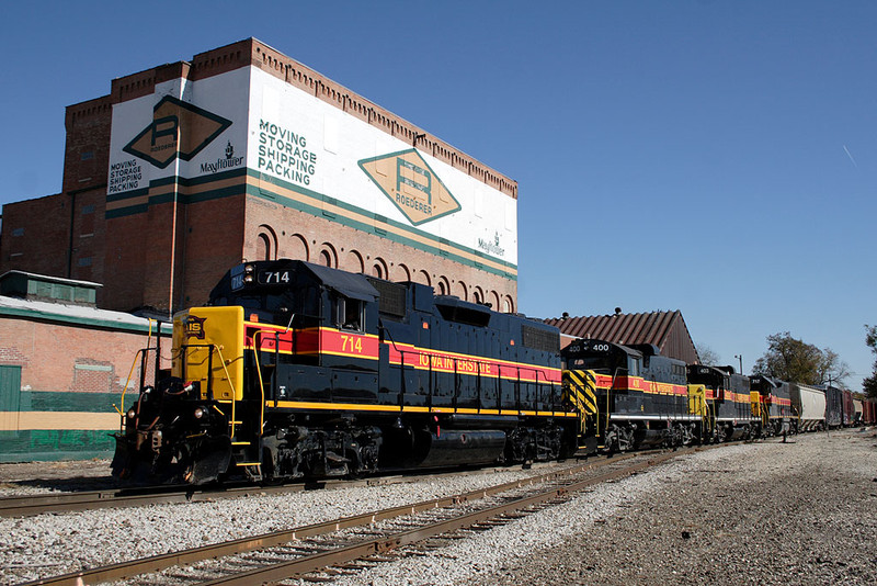 IAIS 714 with RIIC-29 @ Missouri Division Jct; Davenport, IA.  October 29, 2006.