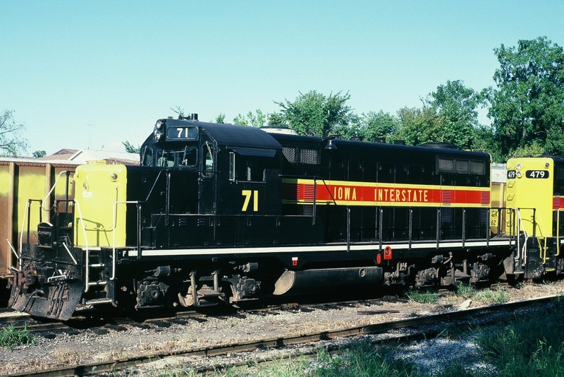 71 (471) in the Iowa City Yard. 8-Sept-87.
