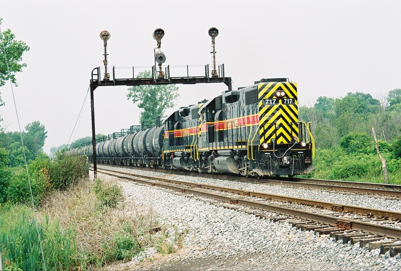 717 east at the old RI signal bridge, Houbolt Rd. Rockdale, June 28, 2005.