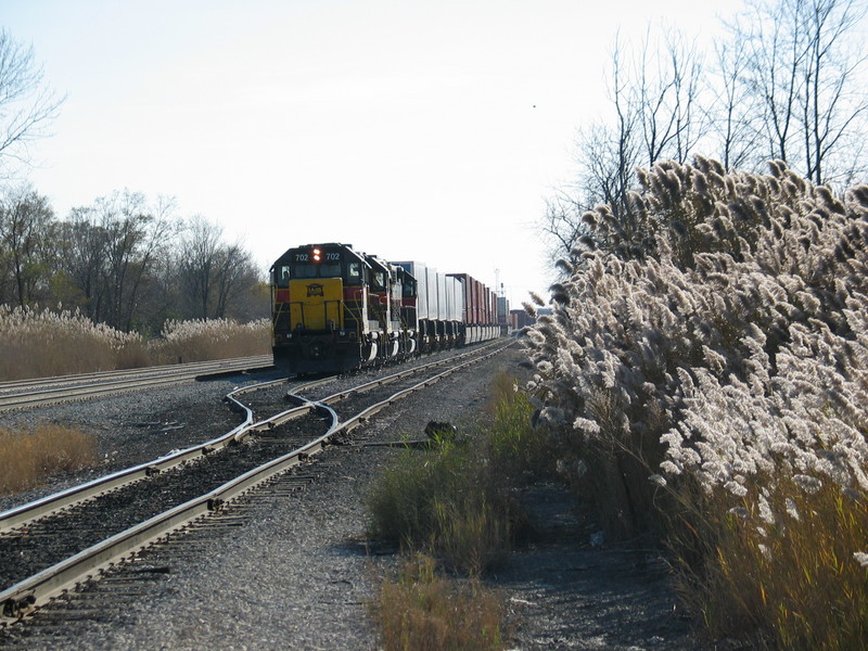 Looking south from 119th St.  The crew is using the road power to add the pigs to the back of the west train.  Nov. 3, 2006.