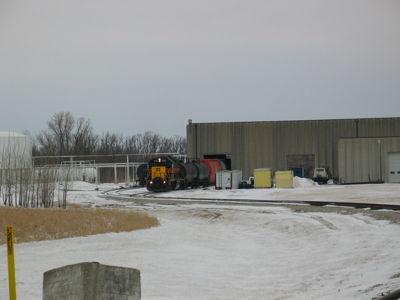 Wilton local pulling potash cars out of Twin States Engineering, Feb. 27, 2007.