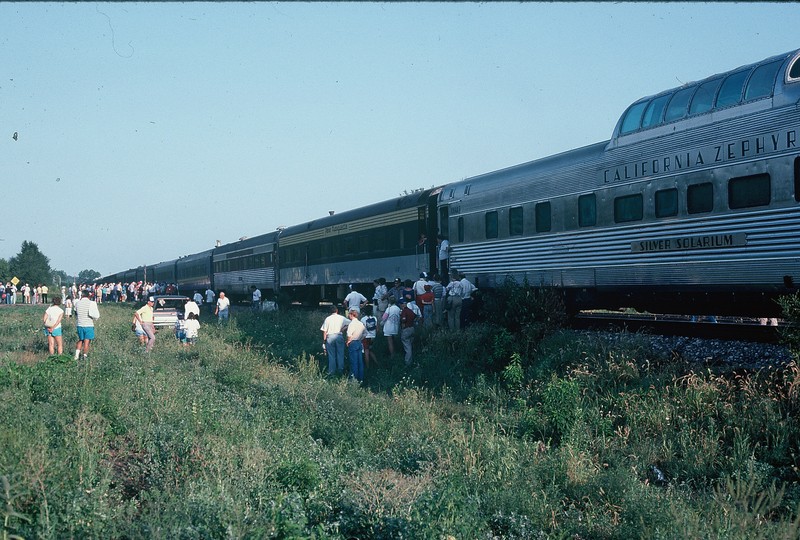 Unloading passengers in Des Moines, Charles Franzen photo.