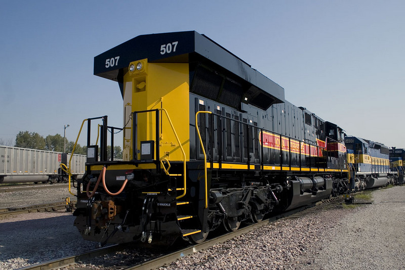 IC&E's MKCSP takes the "power to the house" along with IAIS 507.  The 507 will be turned on the turntable to be put back-to-back with 509.  The rear ditchlight brackets have been installed, but the lights themselves are yet to come.  Nahant Yard; Davenport, IA.  26-Sept-2008.