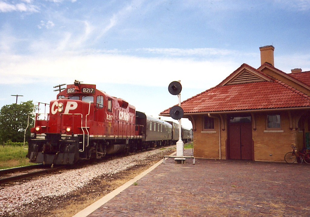 CP 8217 deadheads east with the Geometry Train at West Liberty, IA on 9-June-2005 after inspecting the track out to Council Bluffs.