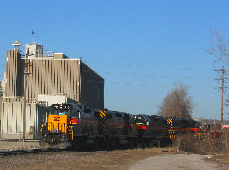 BICB-13 turns the corner on the main at West Davenport yard.  14-Feb-2006.