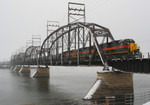 BICB-21 crosses the Mississippi River via BNSF's Crescent Bridge on 22-Jan-06.