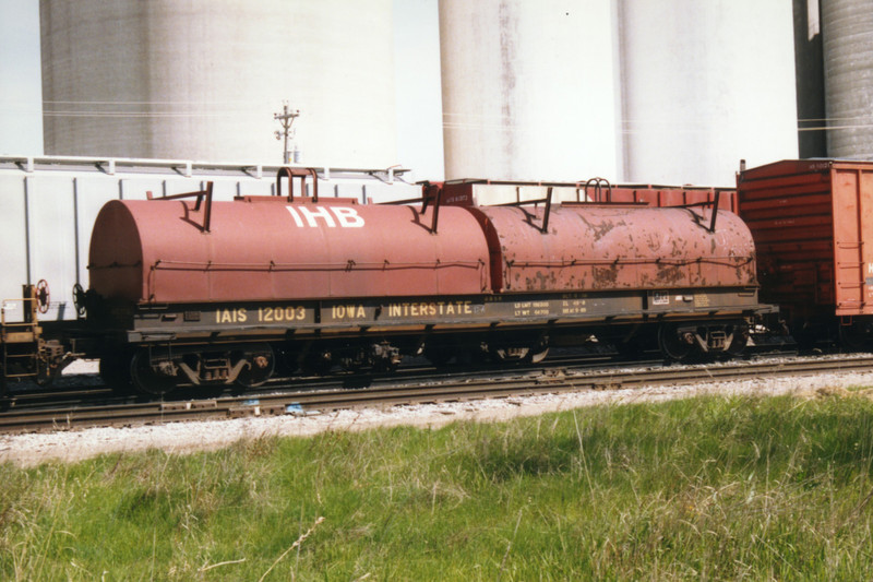 IAIS 12003 at Altoona, IA, on 13-May-1997