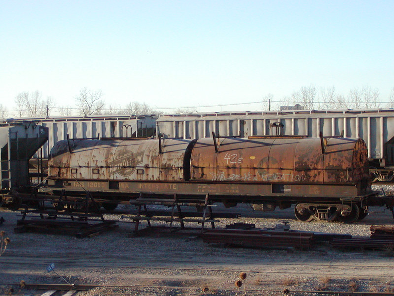 IAIS 12004 at Council Bluffs, IA, on 20-Dec-2001