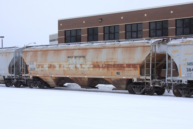 IAIS 25038 in Moline, IL, on 27 Dec 2010