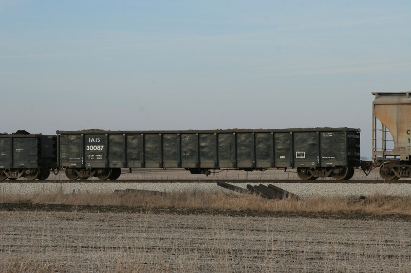 IAIS 30087 on CBBI at Walcott, IA, on 28-Dec-2006