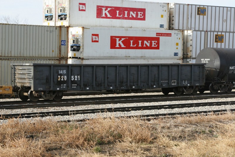 IAIS 320521 at Council Bluffs, IA, on 24-Dec-2006