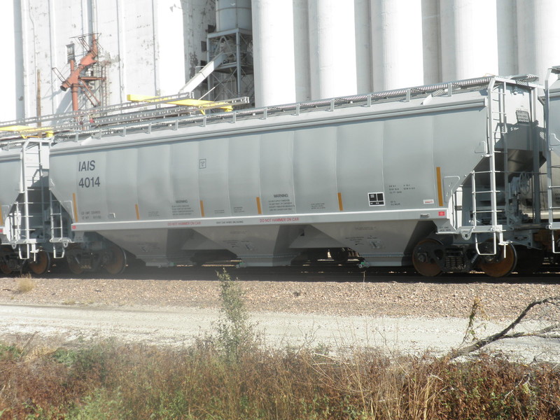 IAIS 4014 on BNSF at Council Bluffs, IA, on 28 Oct 2012, just prior to initial delivery to the IAIS.
