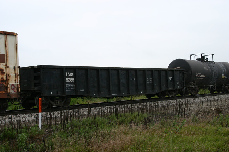 IAIS 5265 just west of Atalissa, IA on 28-Aug-2004