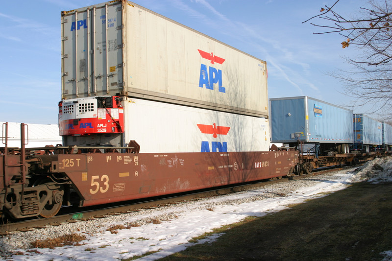 IAIS 55031A at Walcott, IA, on 27-Dec-2005