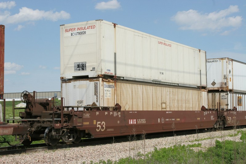 IAIS 55195B at Iowa City, IA, on 1-Jun-2006