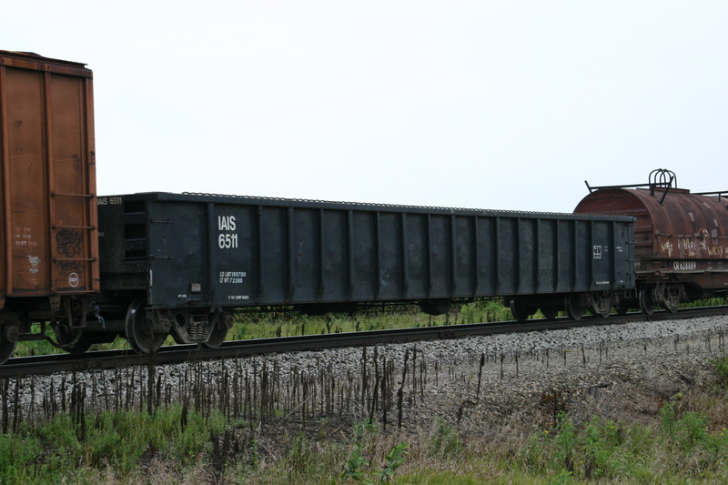 IAIS 6511 just west of Atalissa, IA on 28-Aug-2004