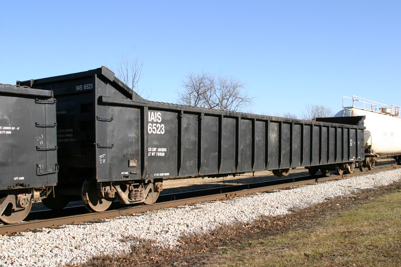 IAIS 6523 at Stockton, IA, on 31-Dec-2003