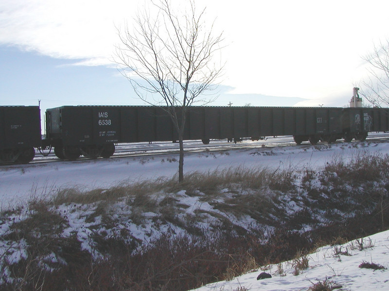 IAIS 6538 on BNSF at Council Bluffs, IA, on 26-Jan-2003