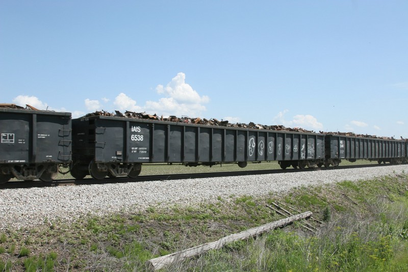 IAIS 6538 near Victor, IA, on 1-Jun-2006