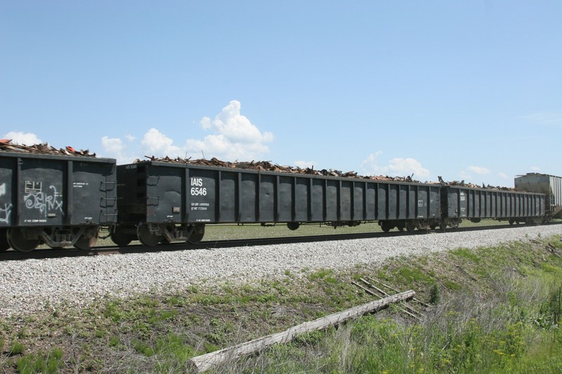 IAIS 6546 near Victor, IA, on 1-Jun-2006