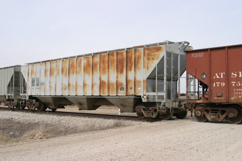 IAIS 7400 at Walcott, IA, on 18-Mar-2005