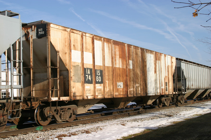 IAIS 7460 at Walcott, IA, on 27-Dec-2005