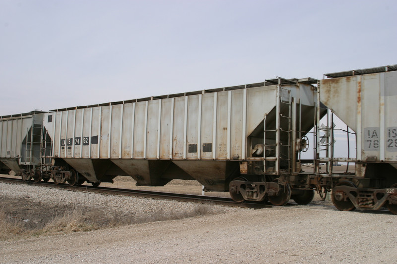 IAIS 7492 at Walcott, IA, on 18-Mar-2005