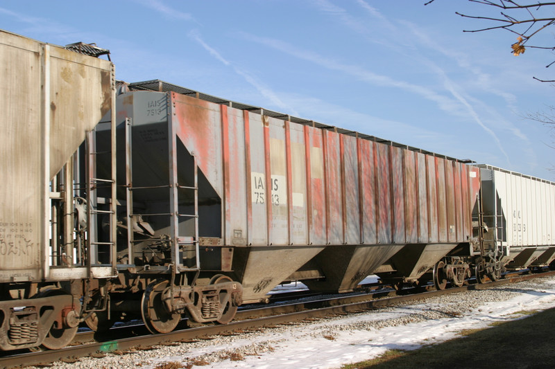 IAIS 7513 at Walcott, IA, on 27-Dec-2005