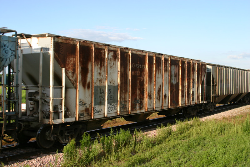 IAIS 7529 at South Amana, IA, on 7-Aug-2004