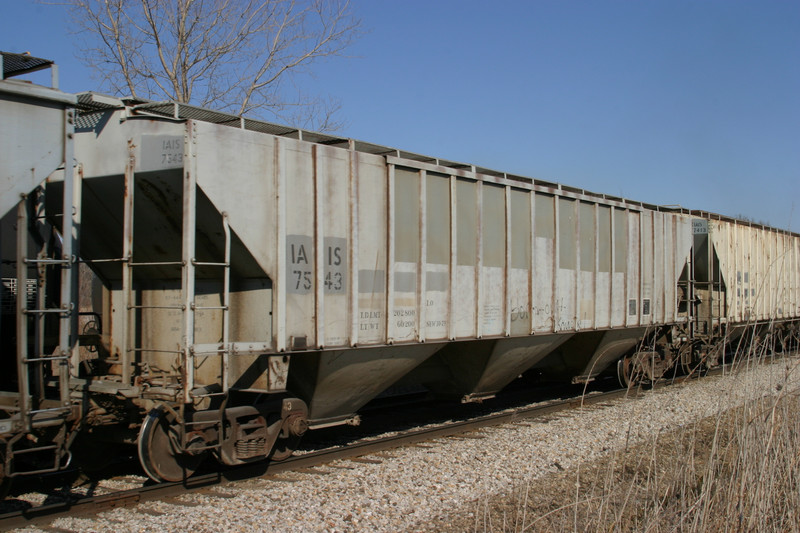 IAIS 7543 at Homestead, IA, on 16-Mar-2005