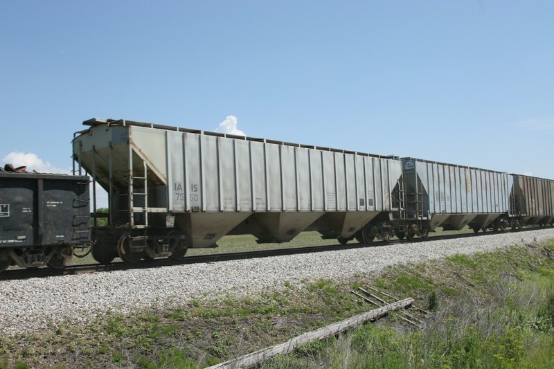 IAIS 7550 near Victor, IA, on 1-Jun-2006