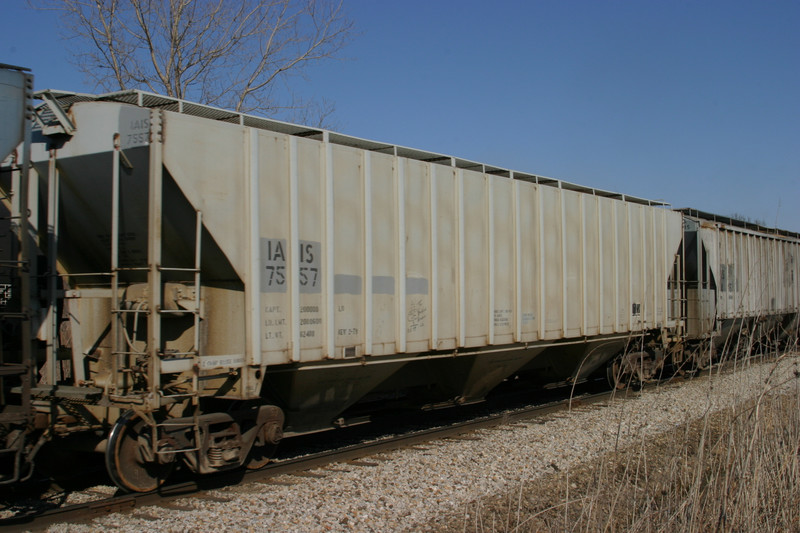 IAIS 7557 at Homestead, IA, on 16-Mar-2005