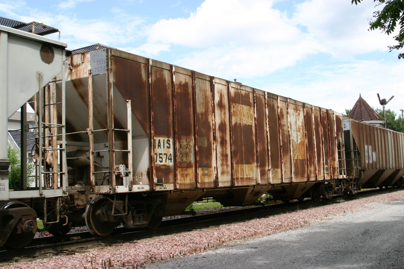 IAIS 7574 at Iowa City, IA, on 7-Aug-2004