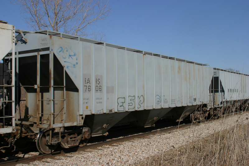 IAIS 7606 at Homestead, IA, on 16-Mar-2005