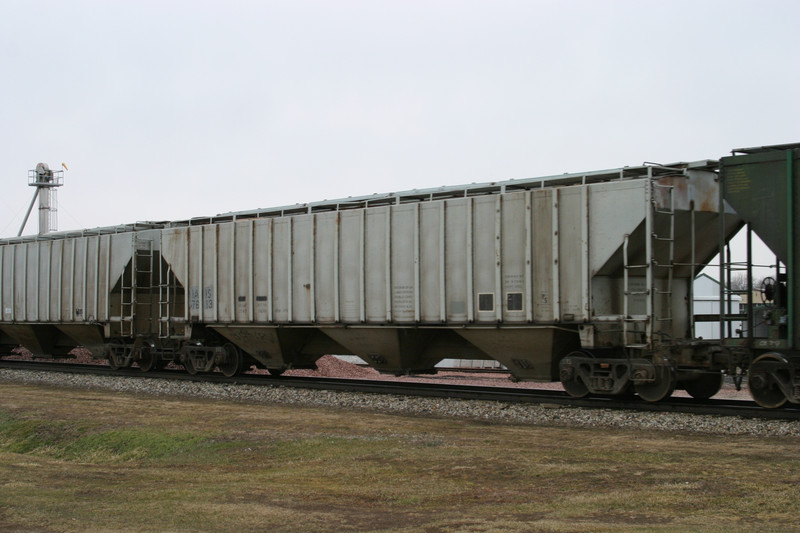 IAIS 7613 at Victor, IA, on 18-Mar-2005