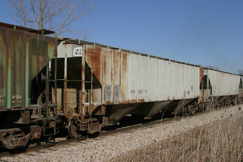 IAIS 7616 at Homestead, IA, on 16-Mar-2005