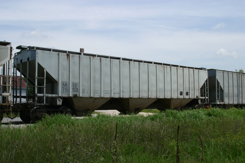 IAIS 7650 at South Amana, IA, on 7-Aug-2004