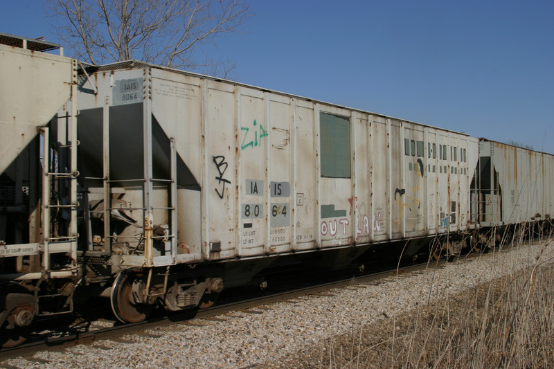 IAIS 8064 at Homestead, IA, on 16-Mar-2005