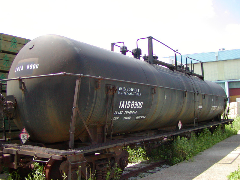 IAIS 8900 on 11-Jul-2003 at Blue Island, IL